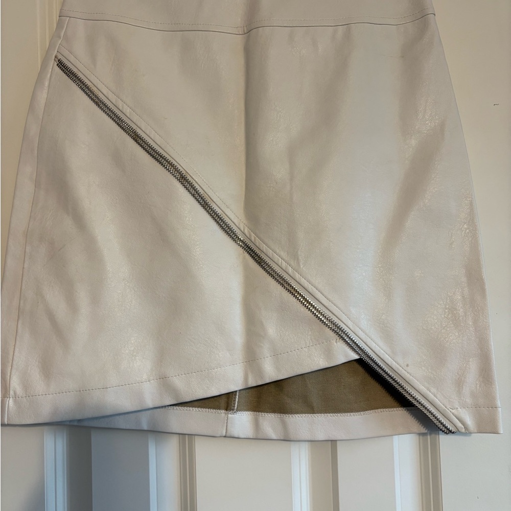 Faux Leather Cream Skirt with Zipper Detail